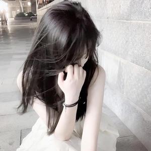 女人内裤露黑毛大全图片
